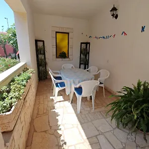 Apartments Pomer Pomer