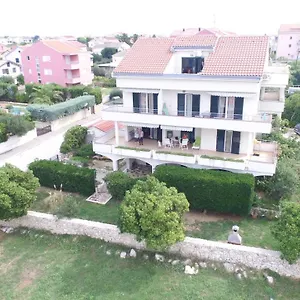 https://apartment-house-nono.hotelinzadar.com